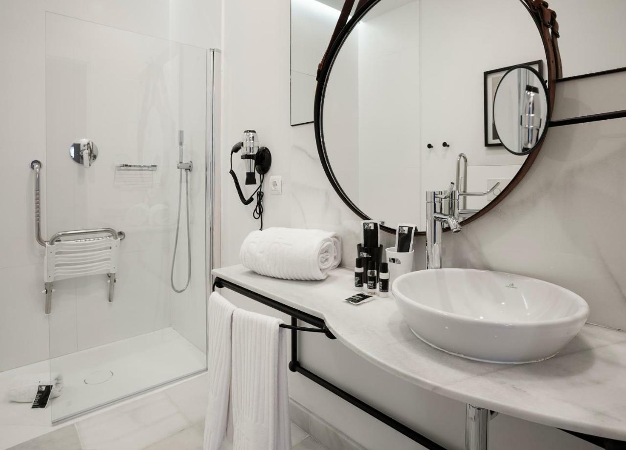 Apartamentos One Shot Conde De Torrejon Séville Extérieur photo