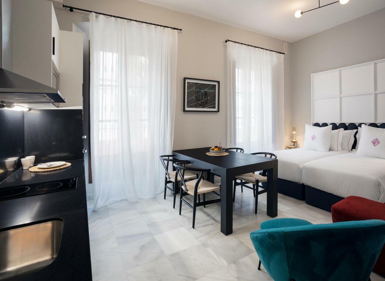 Apartamentos One Shot Conde De Torrejon Séville Extérieur photo